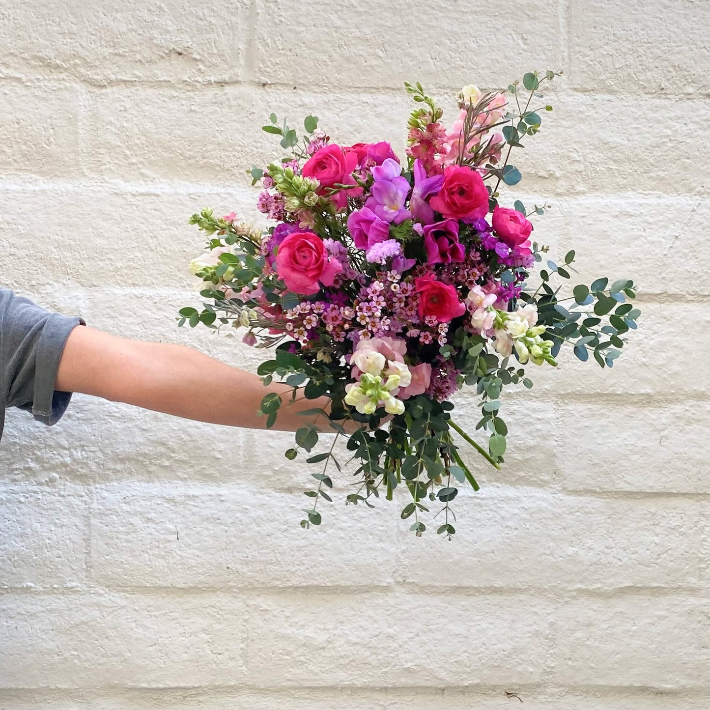 Le bouquet surprise est composé de fleurs de saison et change toutes les semaines