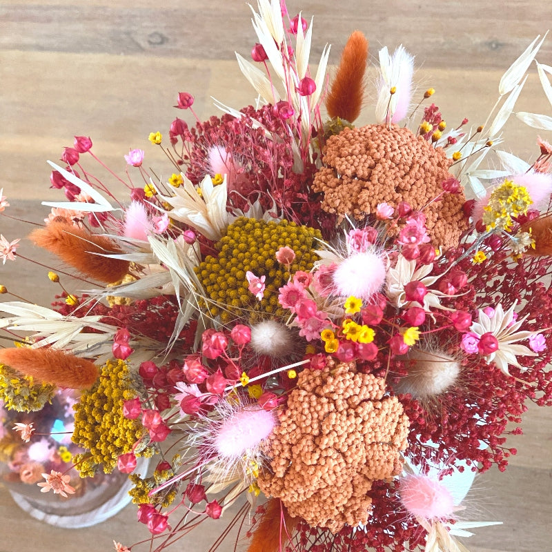 bouquet de fleurs sechees roxane coloris terracotta rose rouge et jaune