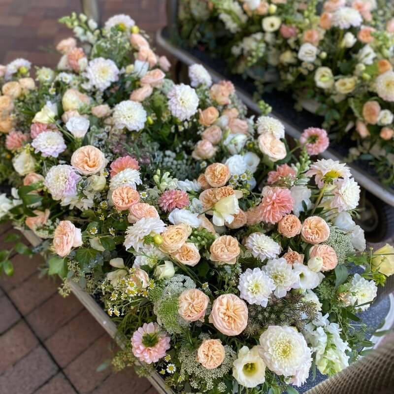 livraison de compositions florales pour  décorer un évènement à biarritz