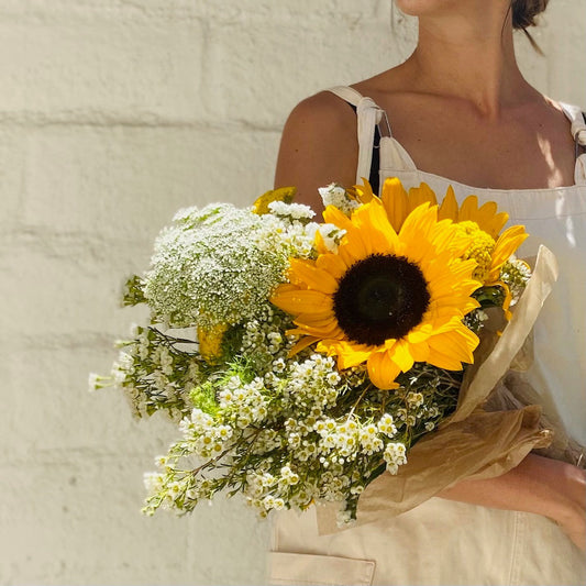 Fleurs de Saison Juillet - Tournesols, Dahlias & Roses | Cabane Studio Floral