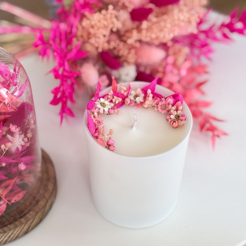 Collection d'objets fleuris